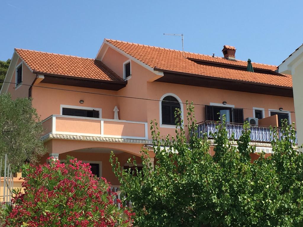 Apartments Tartuga * Rab Town