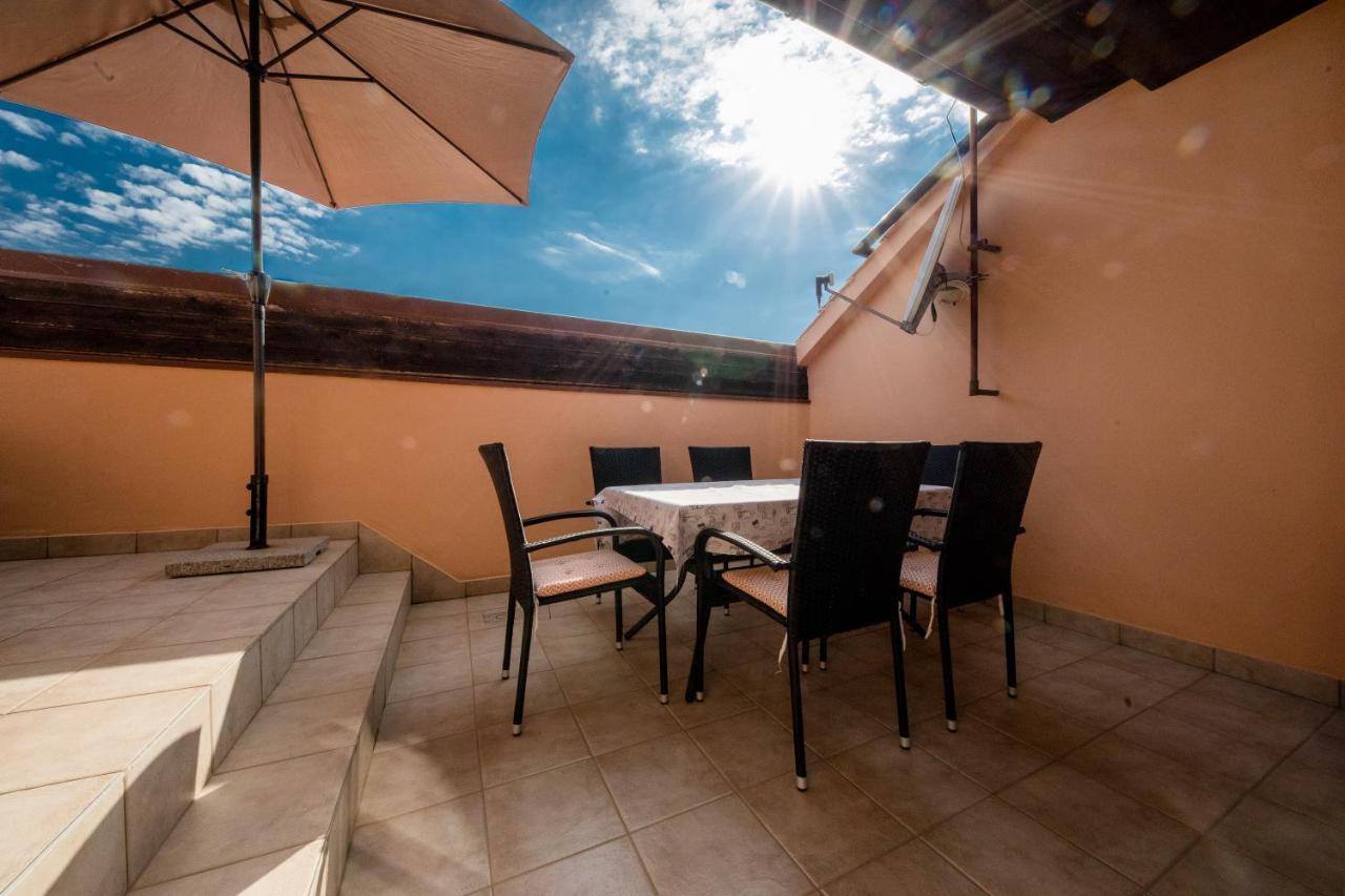 Apartments Tartuga Apartman Rab Town